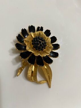 VTG BSK Gold and Black Floral Brooch